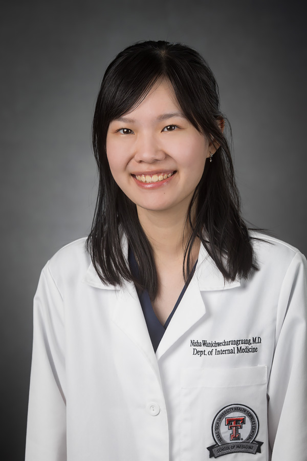 Nisha Wanichswecharungruang headshot