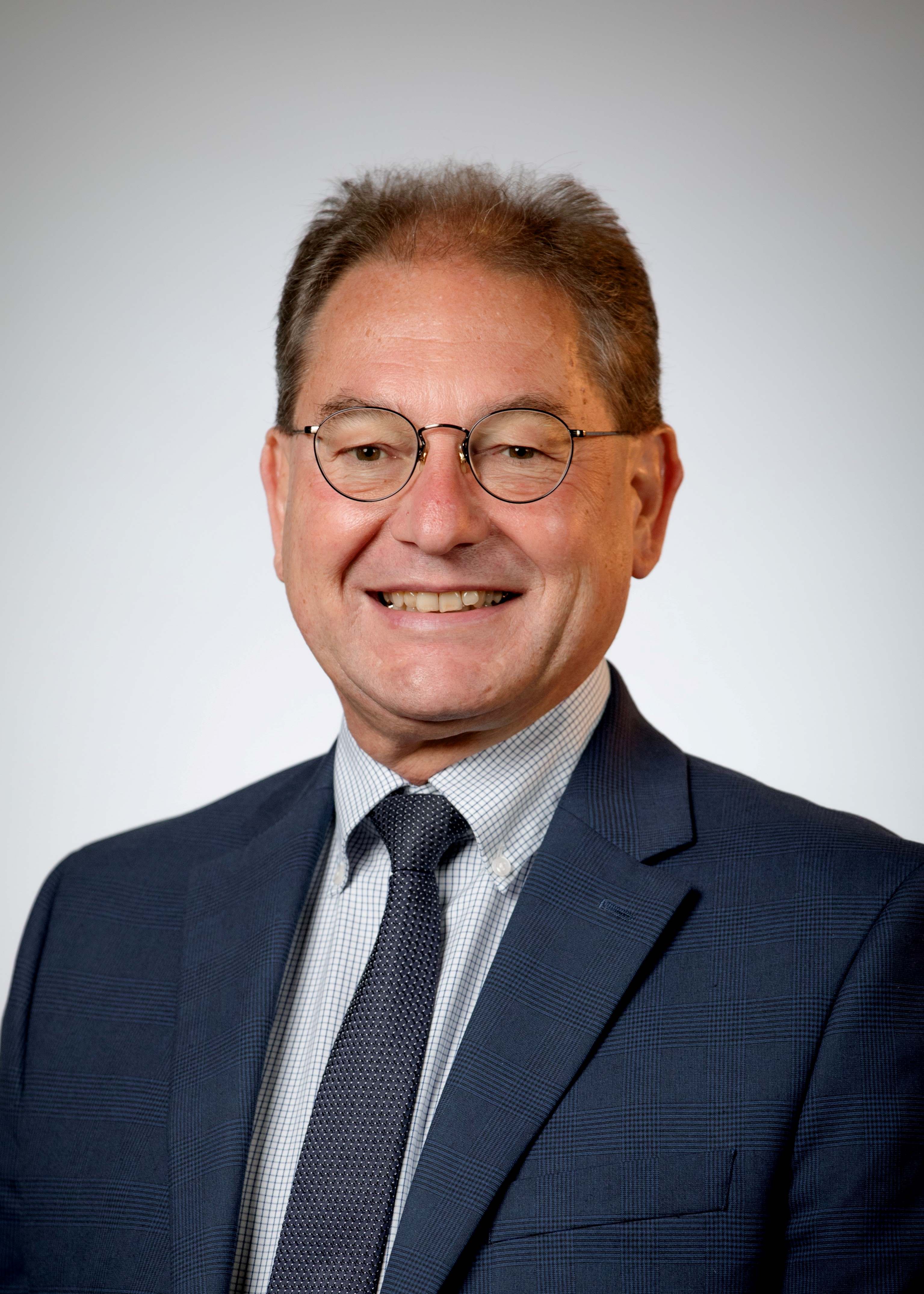 Photo of Dr. Volker Neugebauer