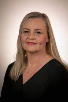 D'Ann Holubec headshot