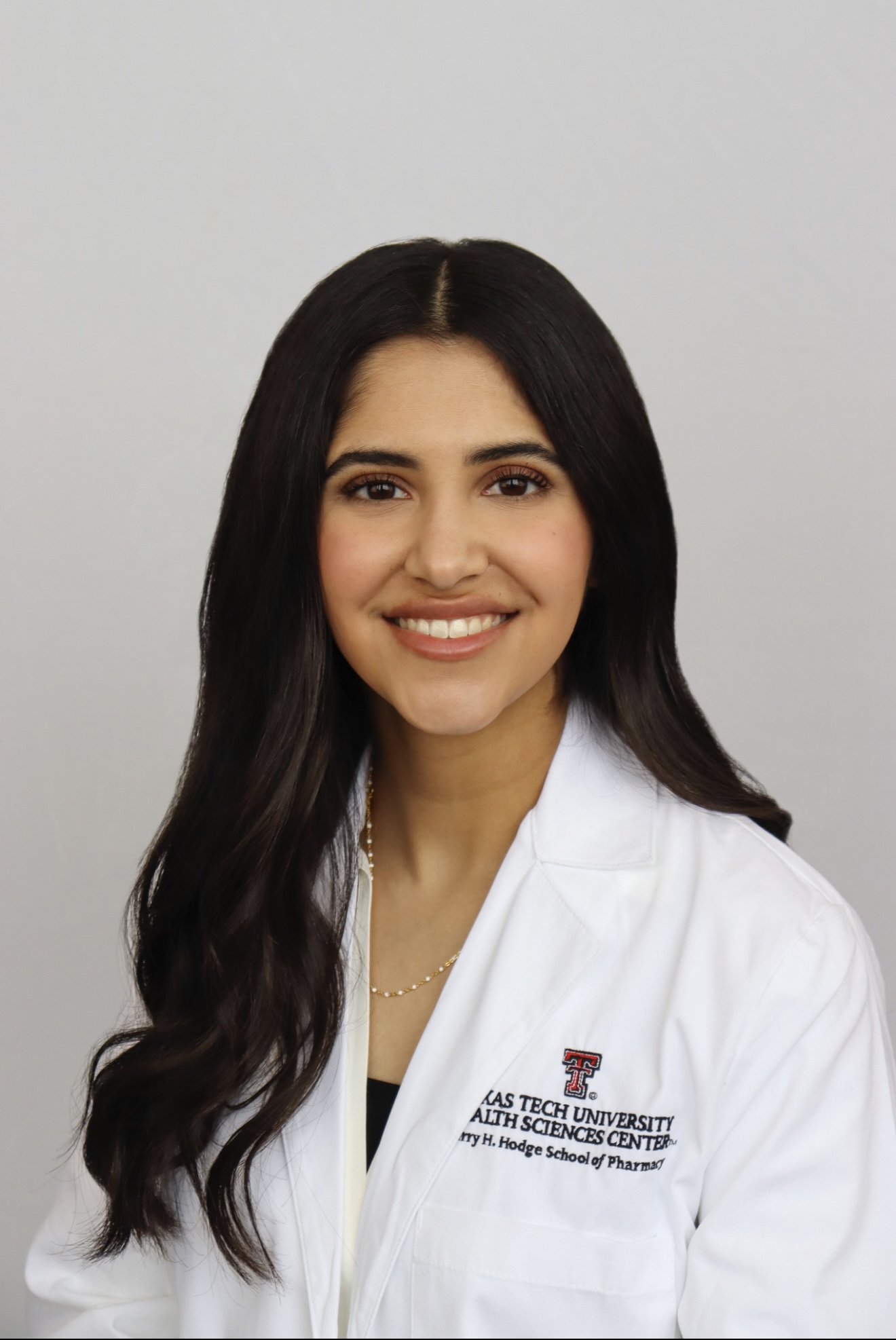 Allyson Gill headshot